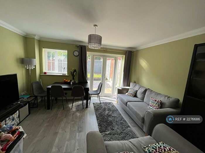 2 Bedroom Terraced House To Rent In Knightwood Close, Farnborough, GU14