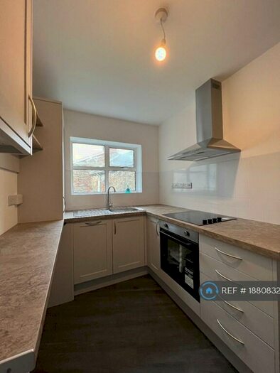 1 Bedroom Flat To Rent In Lammas Street, Carmarthen, SA31