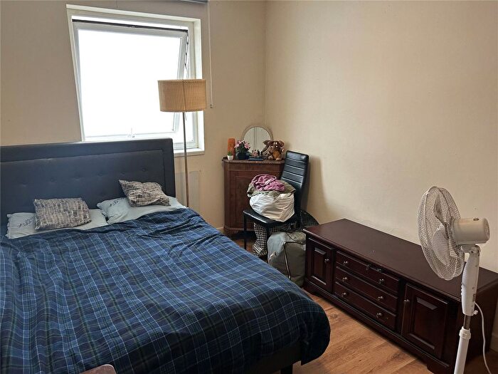 1 Bedroom Flat To Rent In High Street, Sutton, SM1