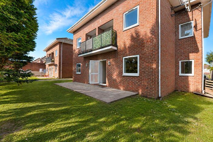 2 Bedroom Flat For Sale In Burt Close, Fareham, PO15