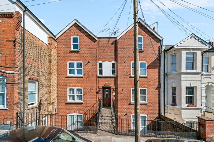 1 Bedroom Flat To Rent In Amyand Park Road, Twickenham, TW1