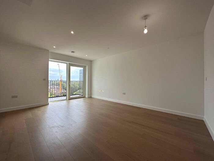 2 Bedroom Flat For Sale In Parrs Way, Brook Green, W6