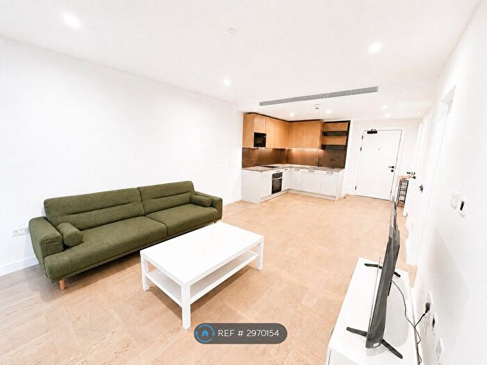 1 Bedroom Flat To Rent In Merino Gardens, London, E1W