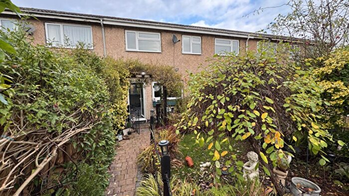3 Bedroom Town House For Sale In Garway Close, Redditch, B98