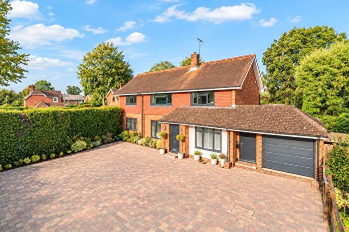 4 Bedroom Detached House For Sale In Comptons Lane, Horsham, RH13