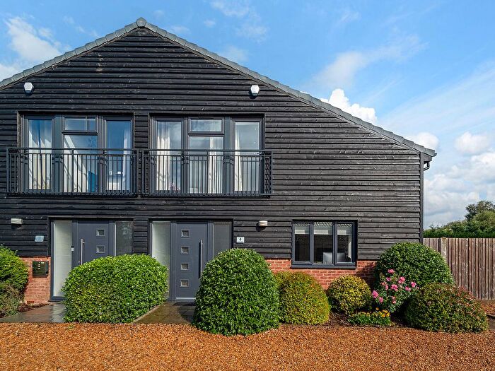 3 Bedroom Barn Conversion For Sale In Bedford Road, Bedford, Cople, MK44