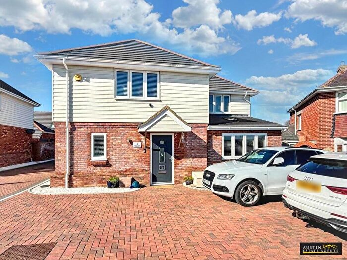 3 Bedroom House For Sale In Garston Park, Chickerell Road, Chickerell, Weymouth, Dorset, DT3