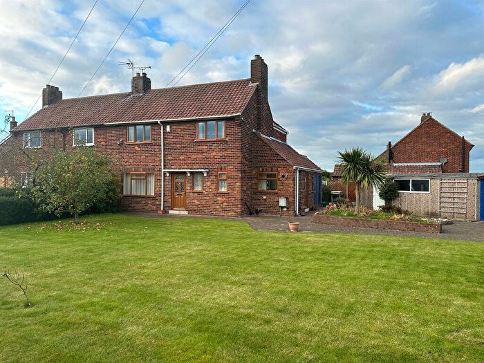 3 Bedroom Semi-Detached House For Sale In Craven Garth, Beal, Goole, DN14