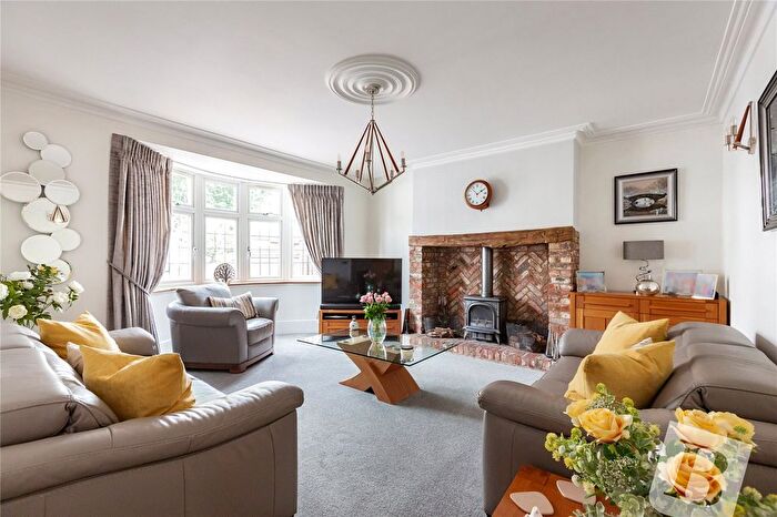 4 Bedroom Detached House For Sale In Winifred Avenue, Hornchurch, RM12