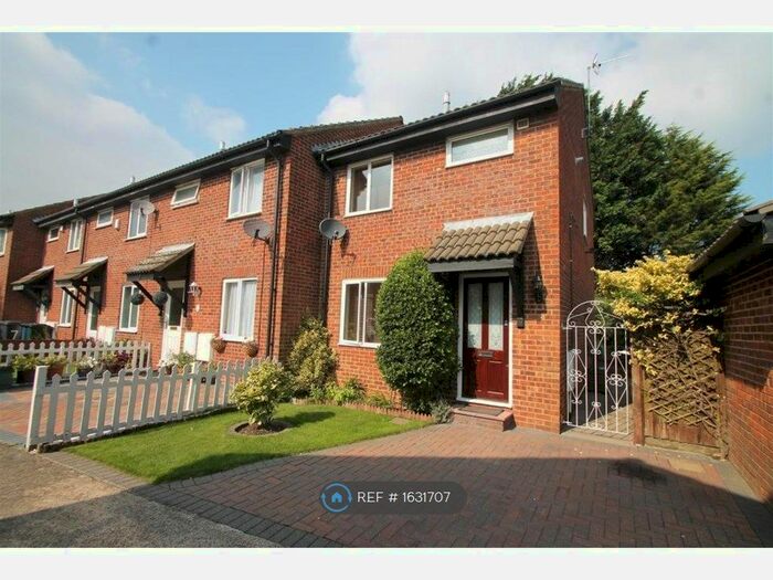 3 Bedroom Terraced House To Rent In Redhouse Close, High Wycombe, HP11