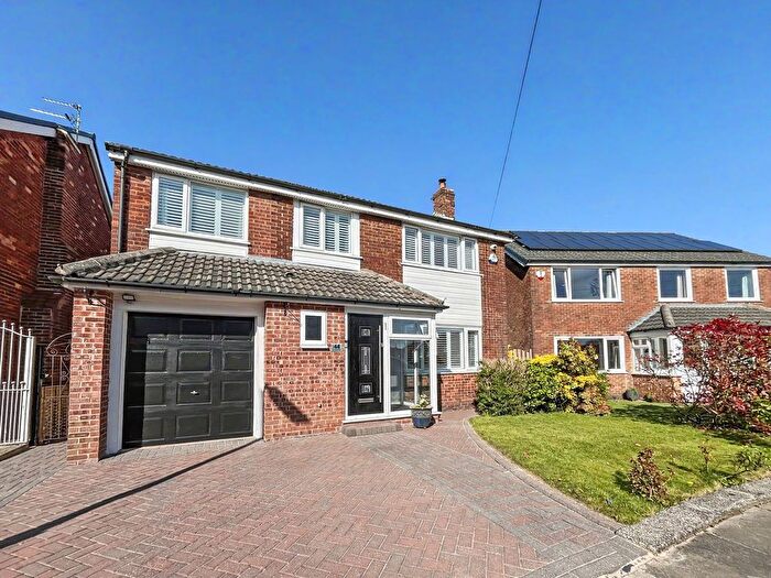 3 Bedroom Detached House For Sale In Linksway Drive, Bury, BL9