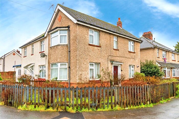 3 Bedroom Semi Detached House For Sale In Chestnut Road, Southampton, Hampshire, SO16