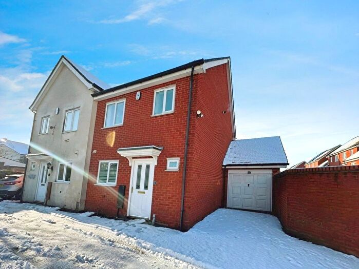 3 Bedroom Semi Detached House To Rent In Jeremiah Road, Wolverhampton, West Midlands, WV10