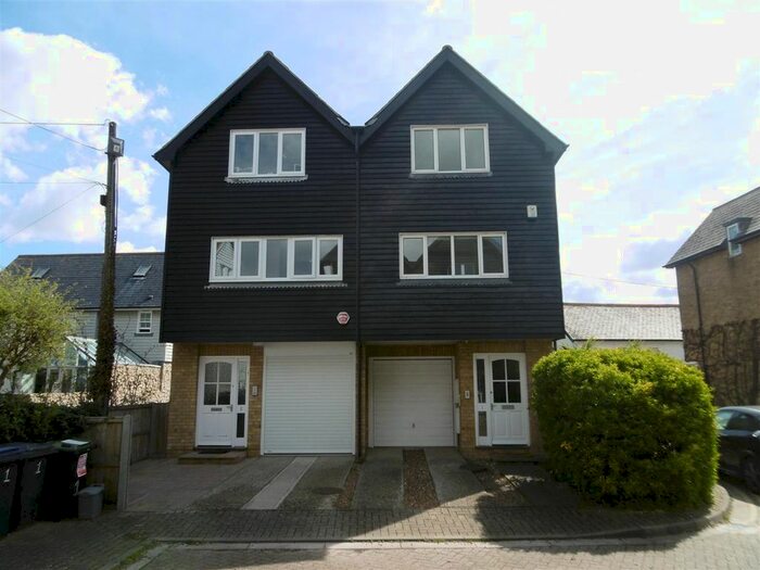 3 Bedroom Semi-Detached House To Rent In Daniels Court, Island Wall, Whitstable, CT5