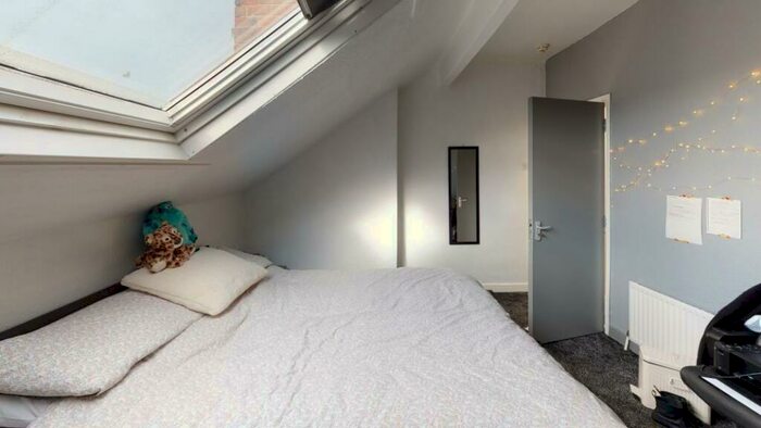 6 Bedroom Terraced House To Rent In Brudenell Grove, Hyde Park, Leeds, LS6