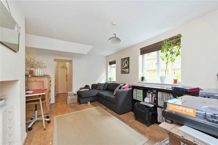2 Bedroom Flat To Rent In Grove Hill Road, Denmark Hill, London, SE5