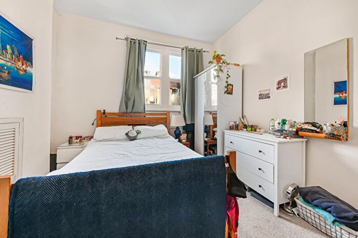 1 Bedroom Flat To Rent In Lurline Gardens, London, SW11
