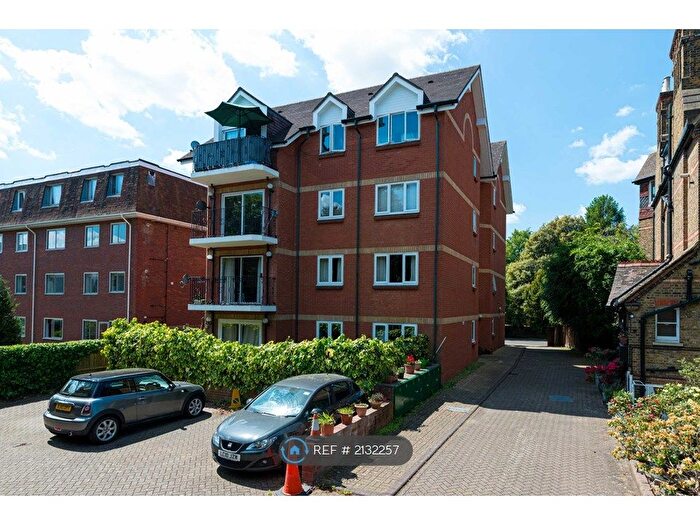 2 Bedroom Flat To Rent In Gordon Court, London, SW20