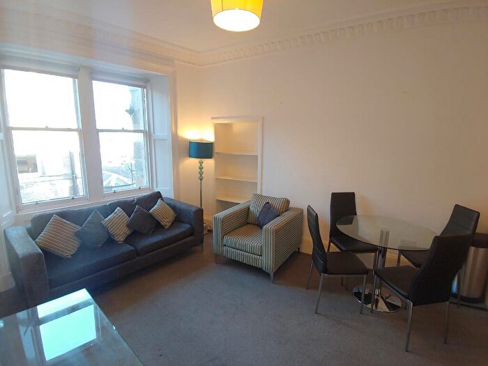 2 Bedroom Flat To Rent In Roseneath Terrace, Edinburgh, EH9