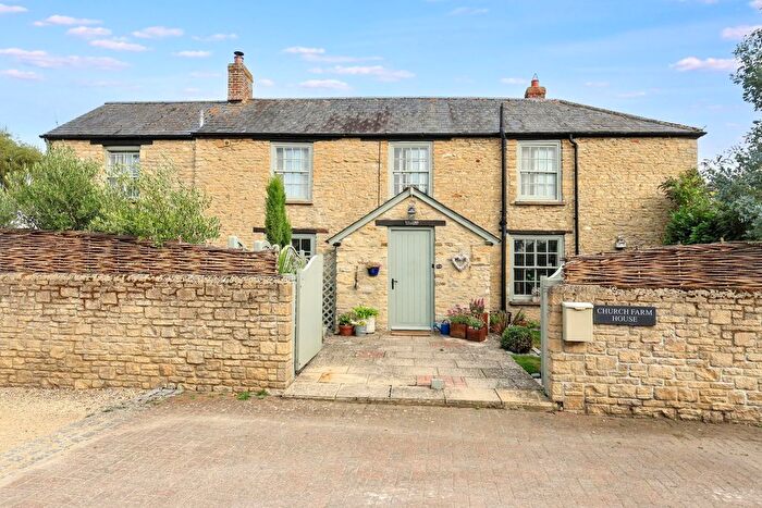 3 Bedroom Cottage For Sale In Church Farm House, Aston, Bampton, OX18