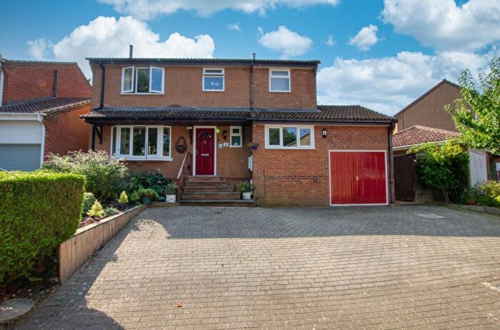 4 Bedroom Detached House For Sale In Derwent Close, West End, Southampton, SO18