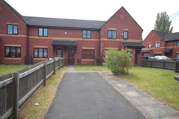 2 Bedroom Mews To Rent In Benedict Close, Salford, M7