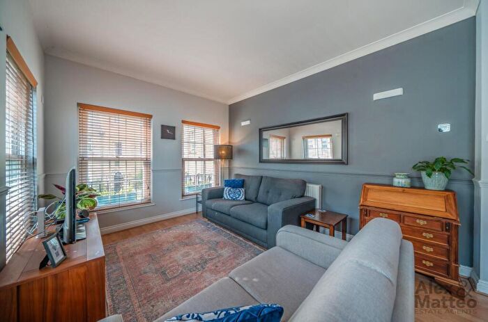 2 Bedroom Flat For Sale In William Square, Rotherhithe, SE16