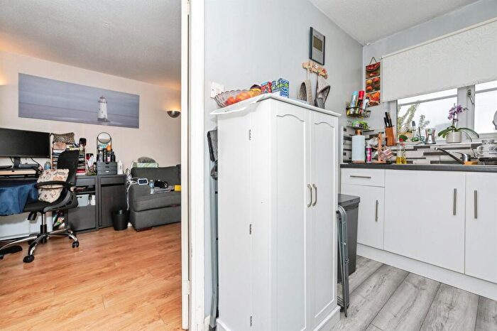 1 Bedroom Flat For Sale In Falcon Avenue, Grays, RM17