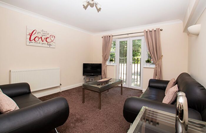 2 Bedroom Flat To Rent In Sandown Court, Worth, Crawley, RH10