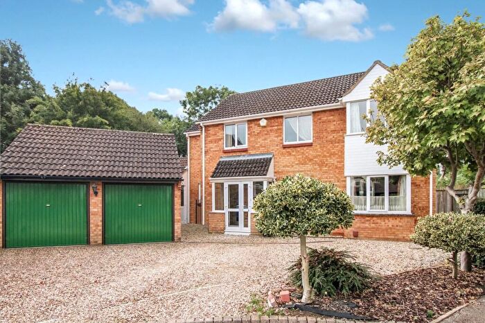 4 Bedroom Detached House For Sale In Harebell Close, Swindon, SN25