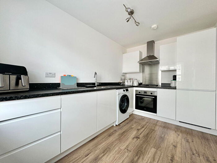 3 Bedroom Terraced House For Sale In Ferguson Gardens, Falkirk, FK2