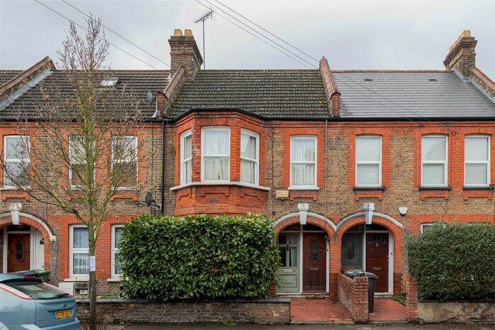 2 Bedroom Flat To Rent In Hibbert Road, London, E17