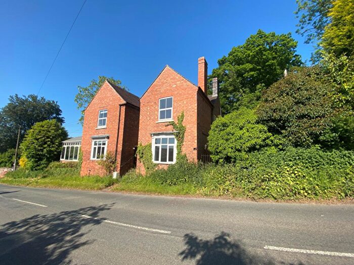 3 Bedroom Link Detached House To Rent In Quarry Bank, The Village, Hartlebury, Kidderminster, DY11