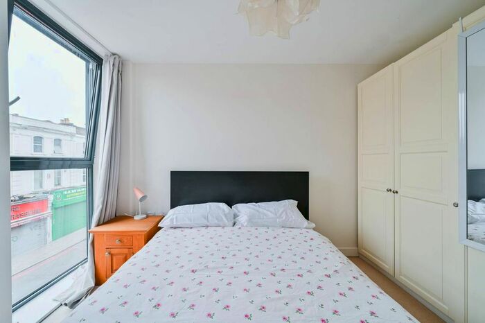 2 Bedroom Flat To Rent In Camden Road, Kentish Town, London, N7