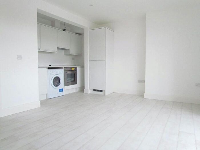 1 Bedroom Flat To Rent In Finchley Road, Golders Green, NW11