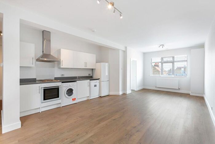 3 Bedroom Flat To Rent In Digby Works, E9