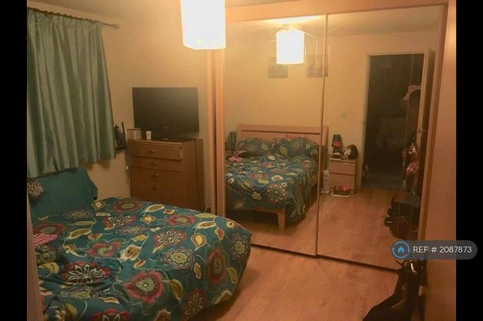 2 Bedroom Flat To Rent In St. James Village, Gateshead, NE8