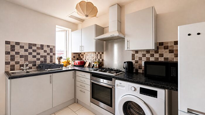 2 Bedroom Flat To Rent In City Road, Bristol, BS2