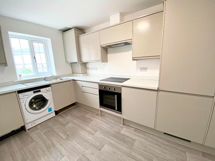3 Bedroom Terraced House To Rent In Kiln Court, DN3
