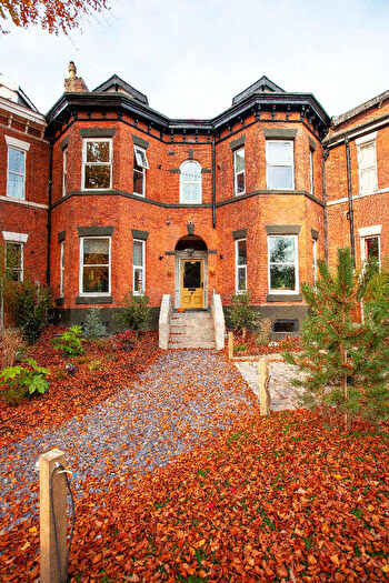 2 Bedroom Apartment To Rent In Ladybarn Road, Manchester, Greater Manchester, M14