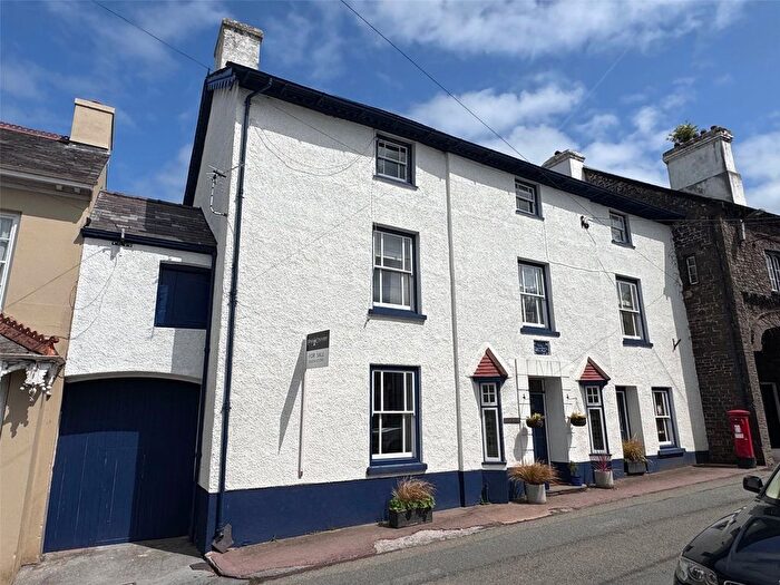 4 Bedroom Town House For Sale In Church Street, Llangadog, Carmarthenshire, SA19