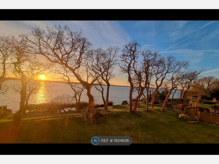 3 Bedroom Flat To Rent In Victoria Road, Netley Abbey, Southampton, SO31