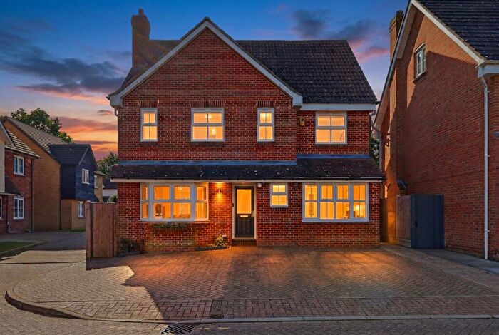 5 Bedroom Detached House For Sale In Coulter Mews, Billericay, CM11