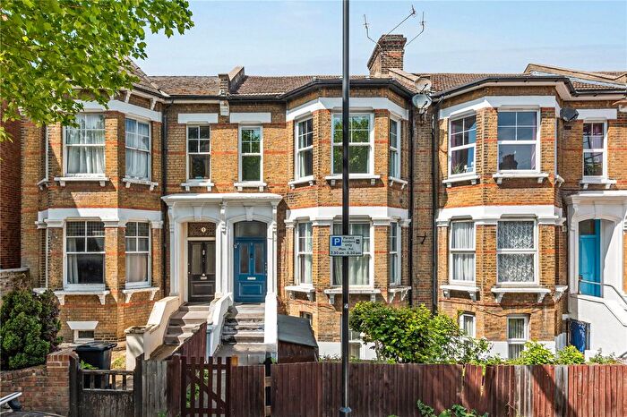 2 Bedroom Flat For Sale In Mildenhall Road, London, E5