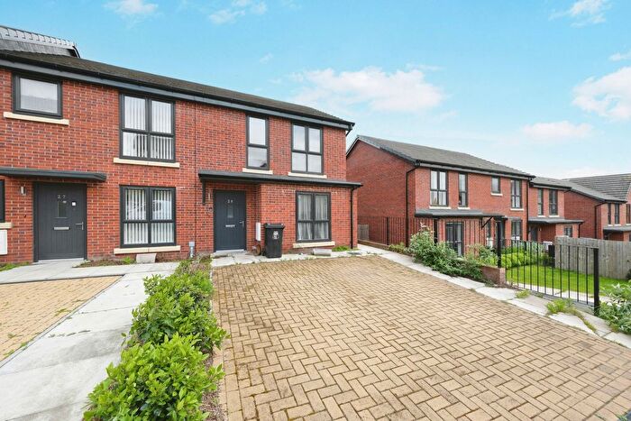 3 Bedroom Town House For Sale In Whiteley Field Lane, Sheffield, South Yorkshire, S6