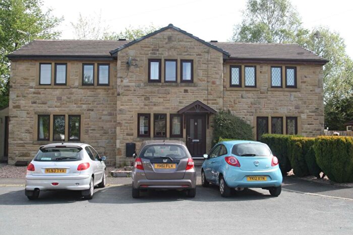 2 Bedroom House To Rent In The Close, Skipton, Uk, BD23