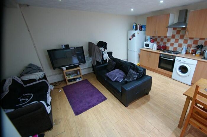 3 Bedroom Terraced House To Rent In Brudenell View, Hyde Park, Leeds, LS6