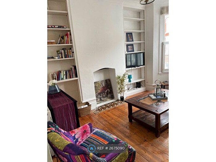 1 Bedroom Flat To Rent In Sugden Road, London, SW11