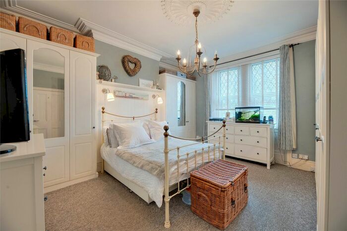 2 Bedroom Flat For Sale In Earls Drive, Low Fell, Gateshead, NE9