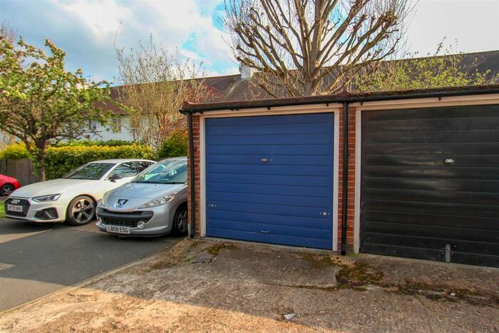 Garage / Parking To Rent In Oakley Close, Isleworth, TW7